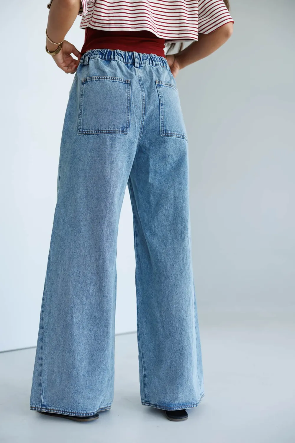 Drawstring Wide-Leg Elastic-Waist Oversized Jeans