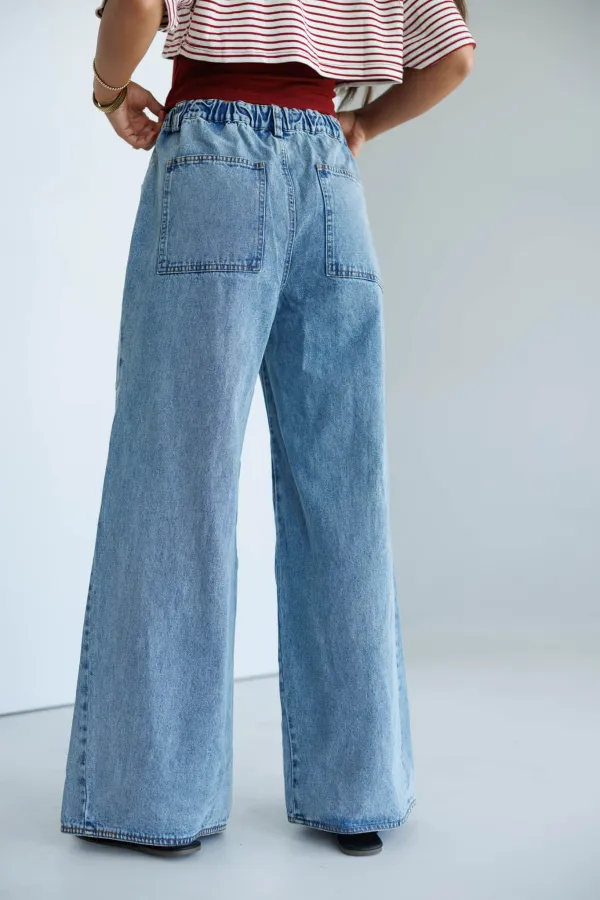 Drawstring Wide-Leg Elastic-Waist Oversized Jeans