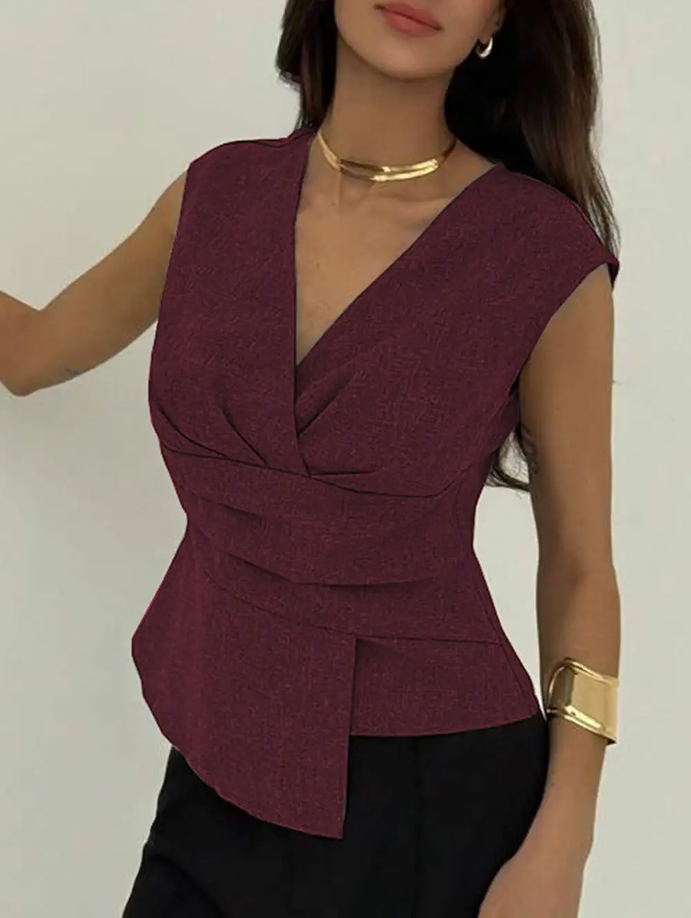 Sleeveless Fitted Waist Pullover Top