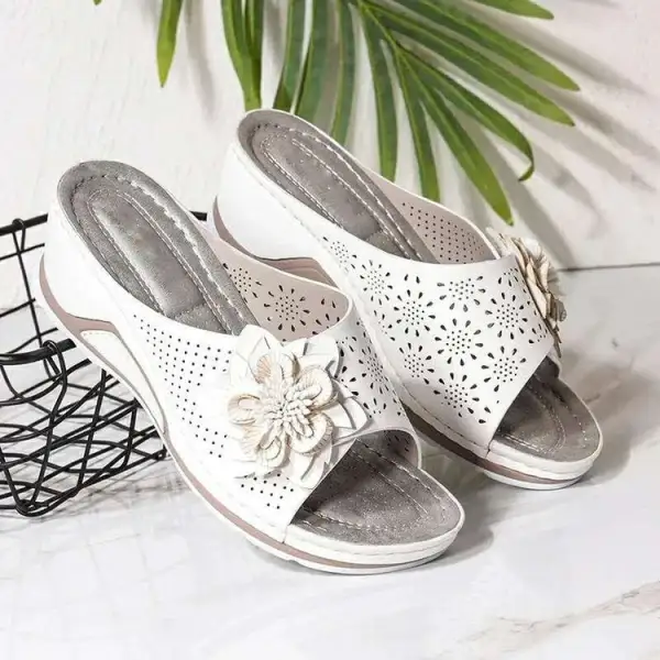 Light Grip Wedge Sandals