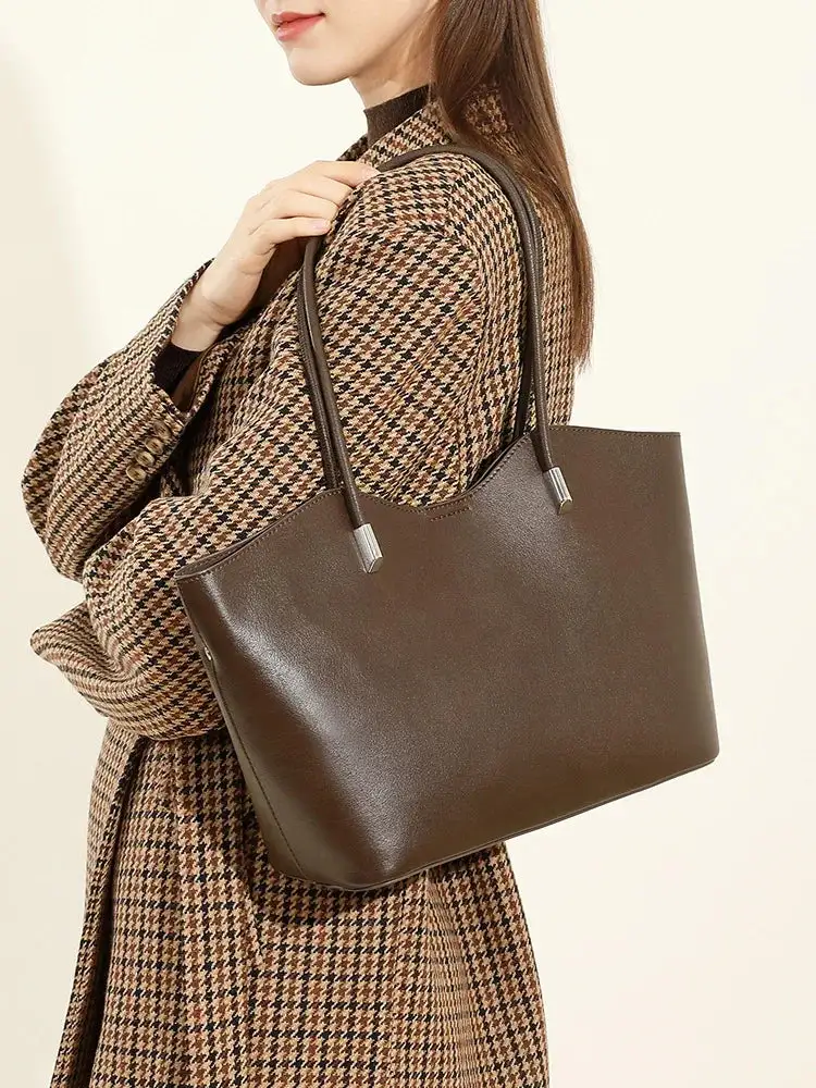 Refined Luxury: Soft Genuine Leather Large-Capacity Handbag