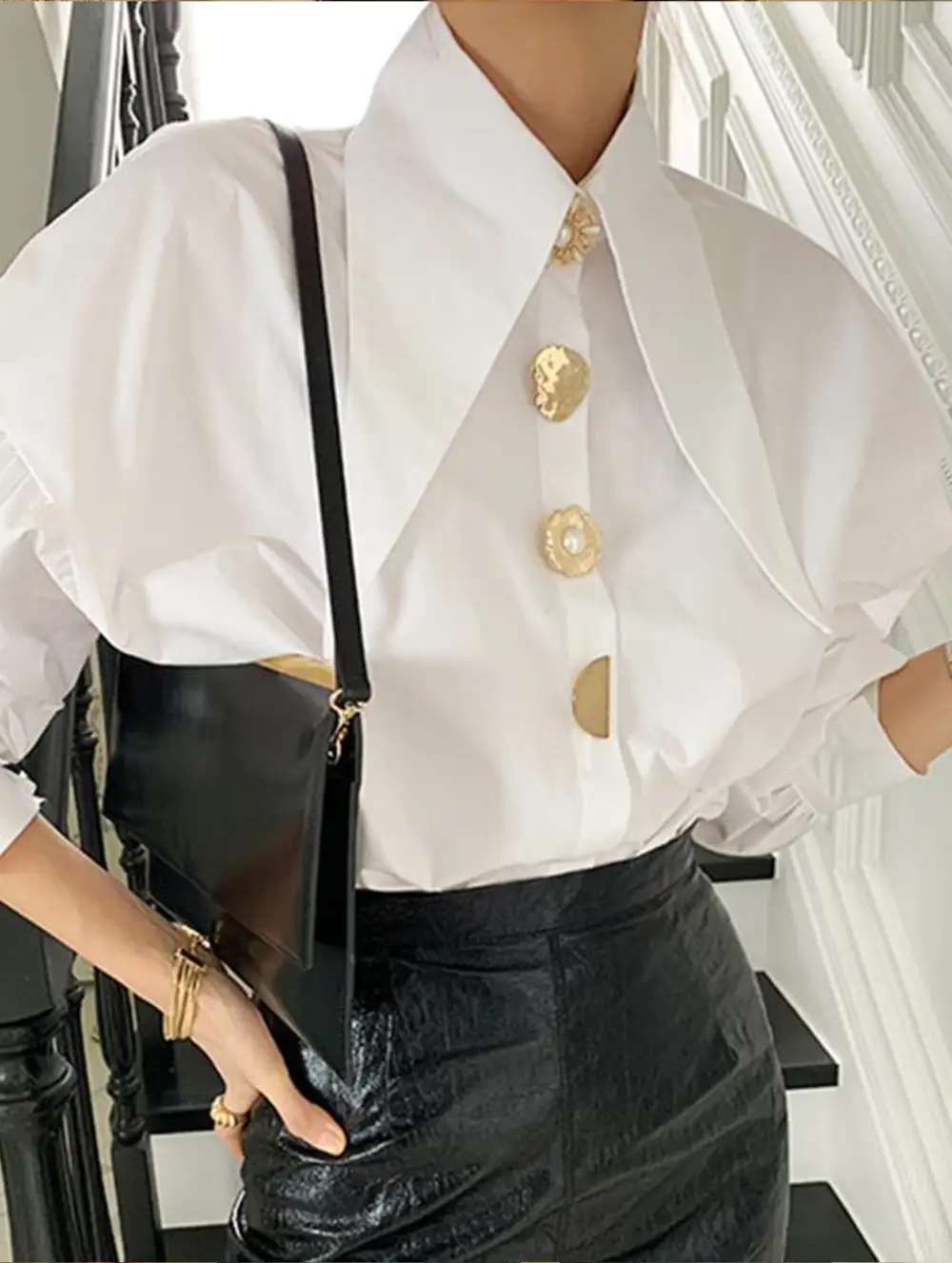 Point Collar Lantern Sleeve Shirt