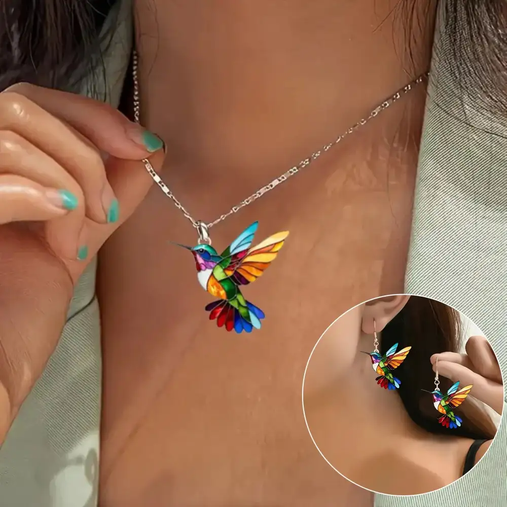 Ribbed Hummingbird Necklace