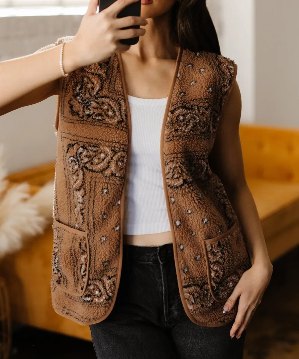 Sherpa Texture Paisley Print Pocket Vest