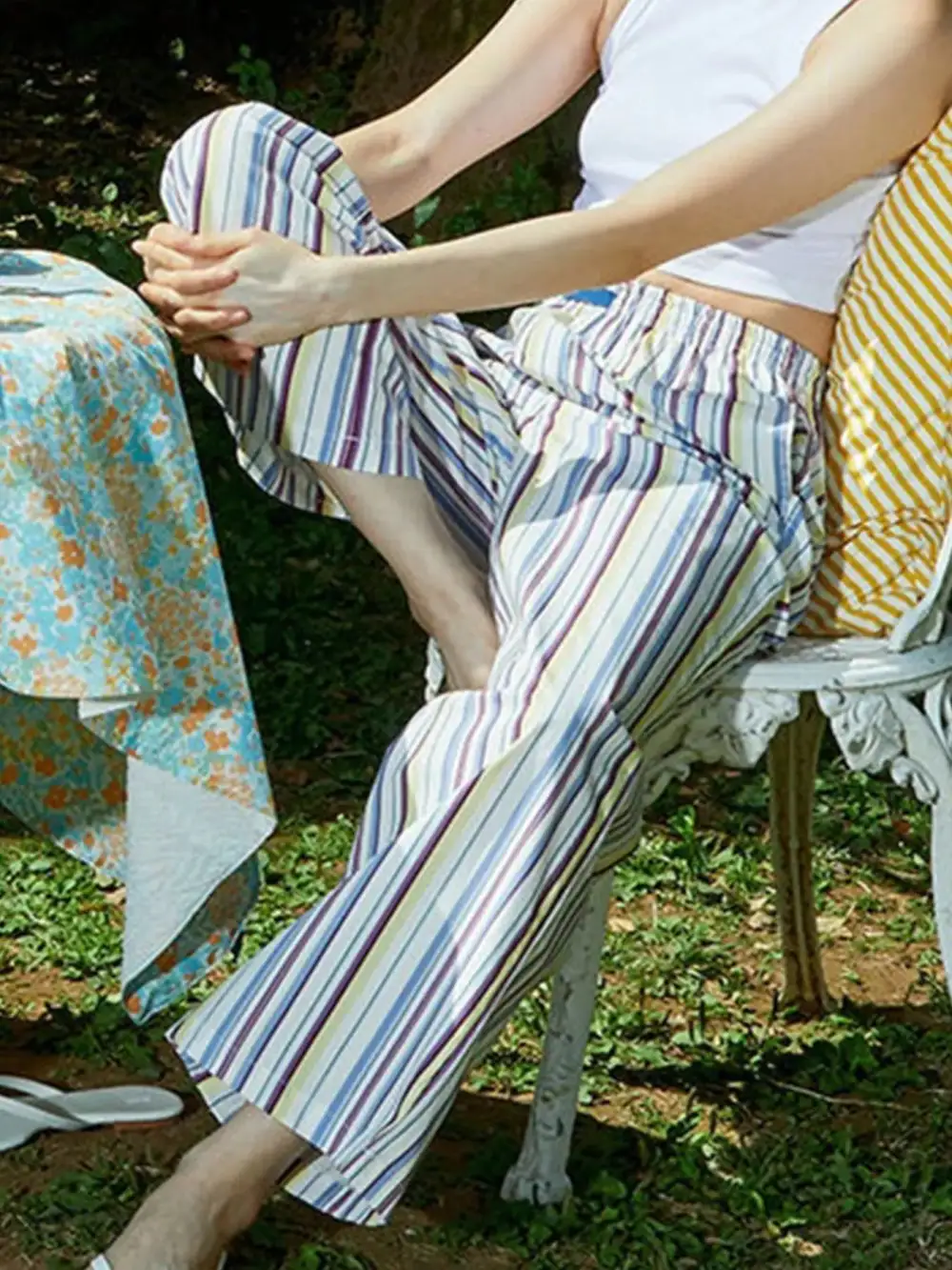 Relaxed Elastic Waist Wide Leg Pants