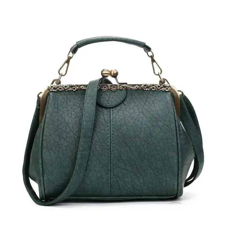 Sophisticated Detail: Luxury Clip-Closure Shoulder Bag