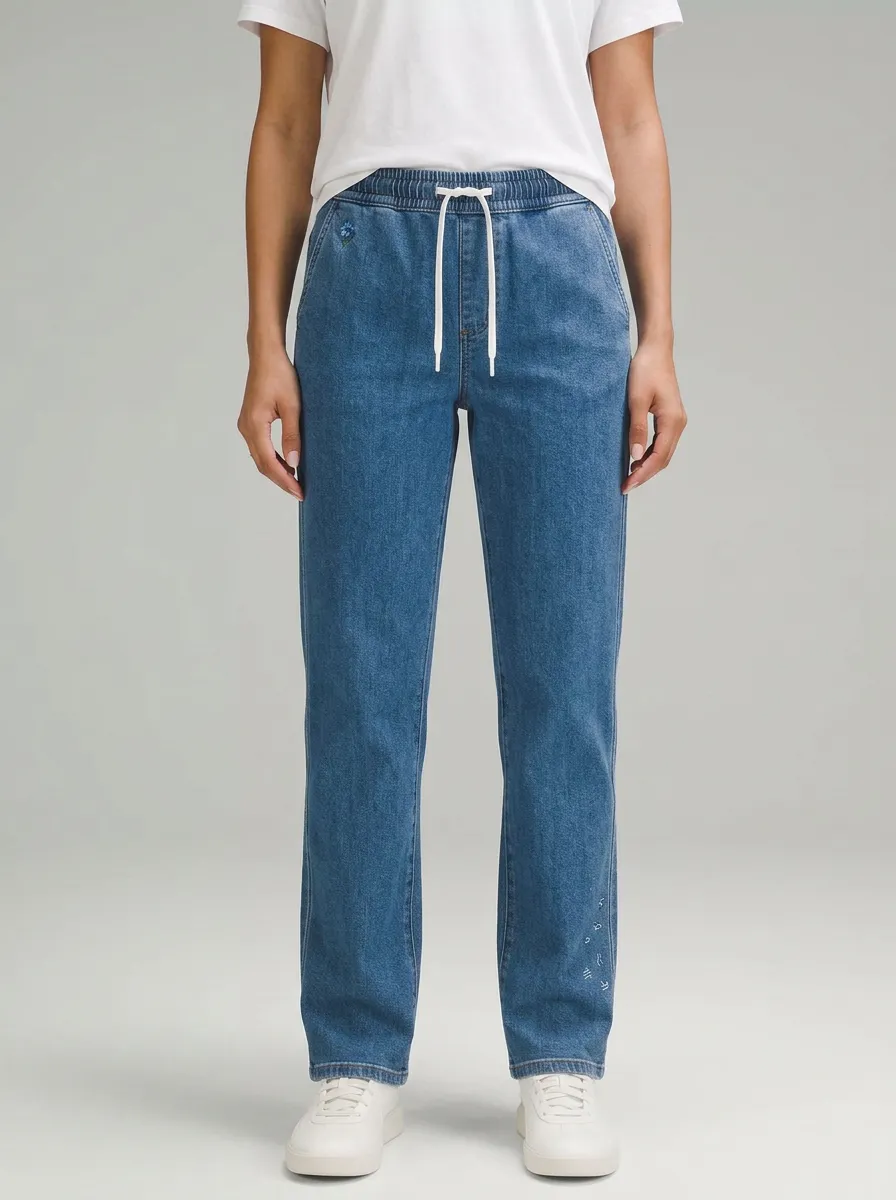 Women's Streamlined Everyday Floral Embroidered Mid Rise Straight Leg Pants