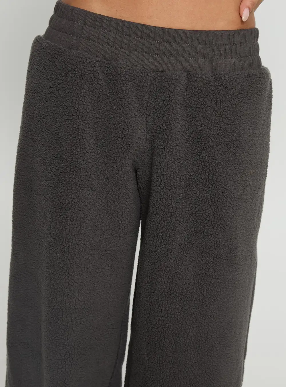 Relaxed Siberia Wide Leg Pants