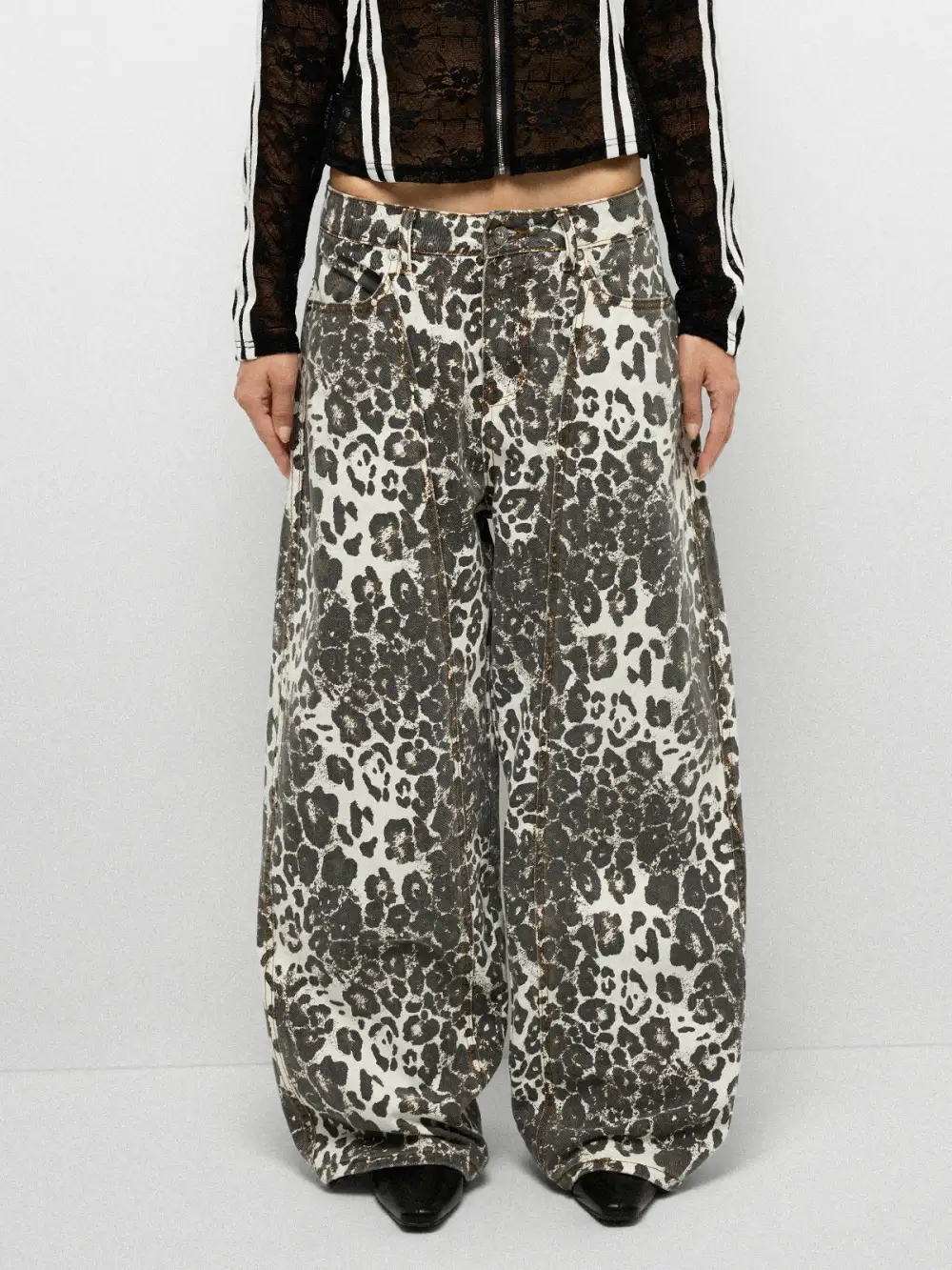 Street-Style Printed Pants