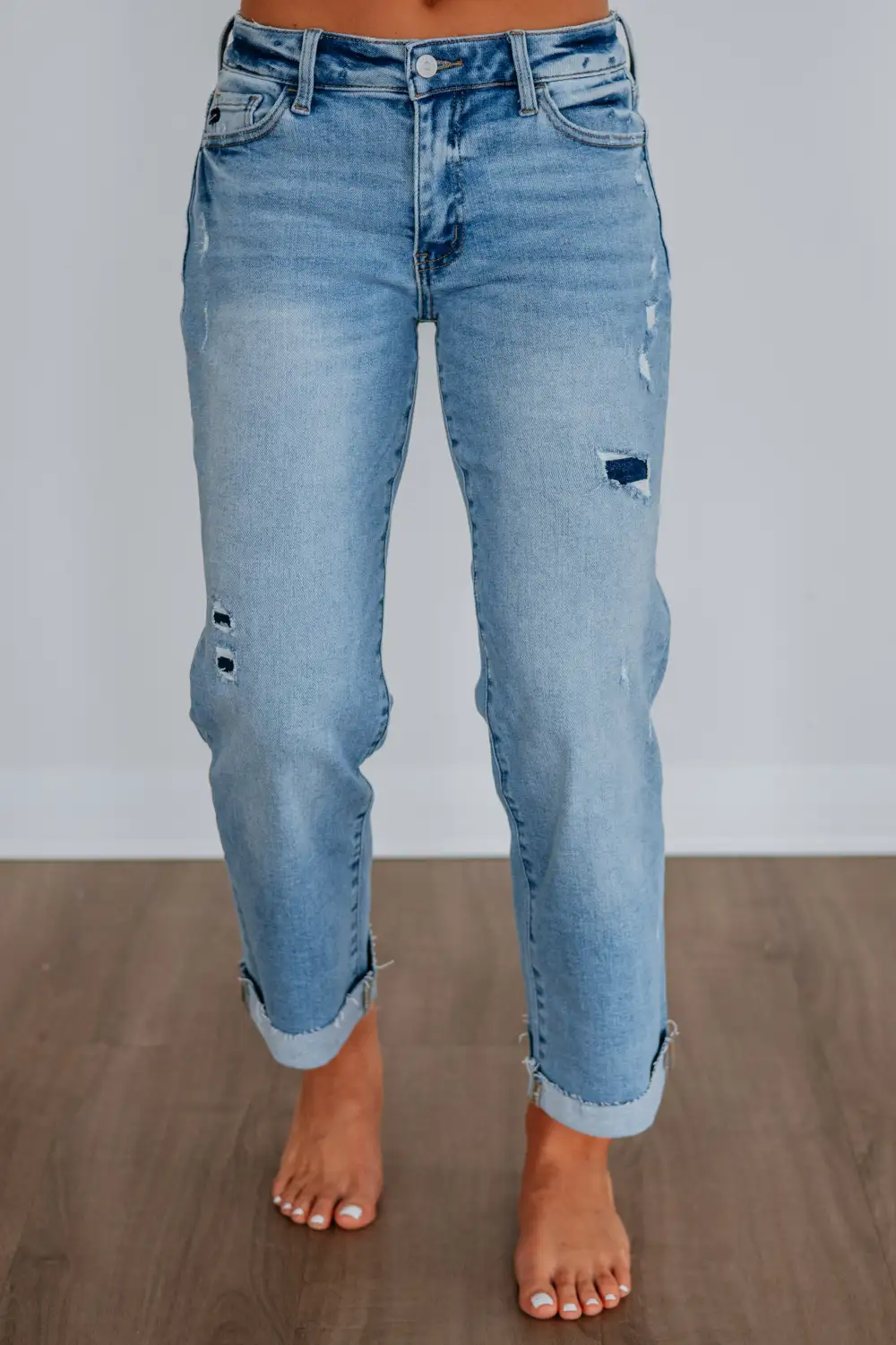 Women's Mid Rise Straight Leg Cropped Jeans