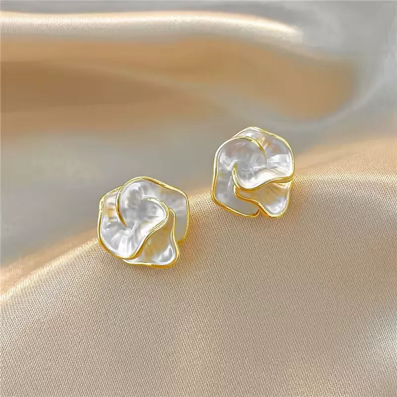 White enamel flower ladies' earrings