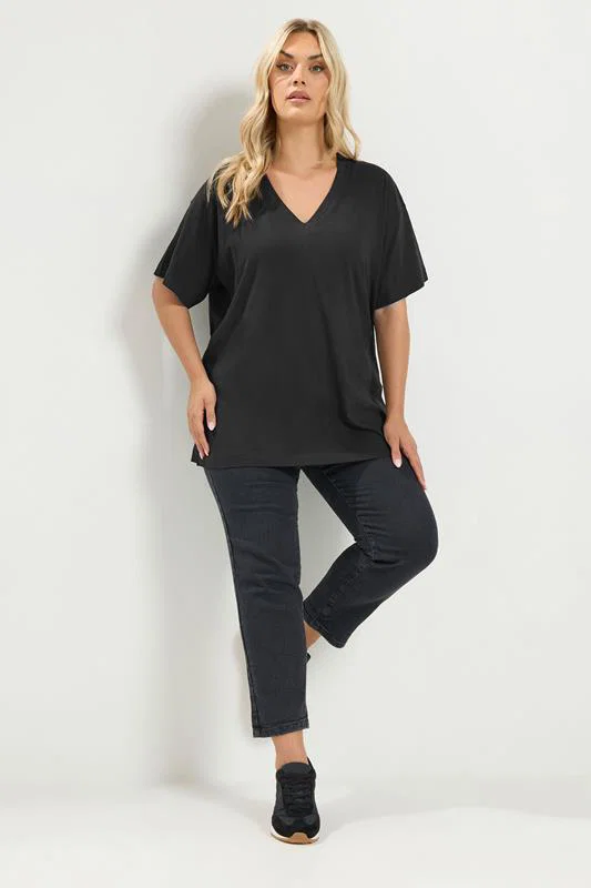 Black V-neckline Longline T-Shirt detail 1