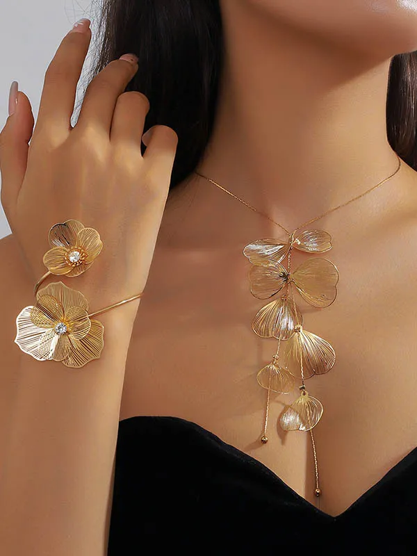 Openwork Floral Alloy Necklace And Bracelet Set