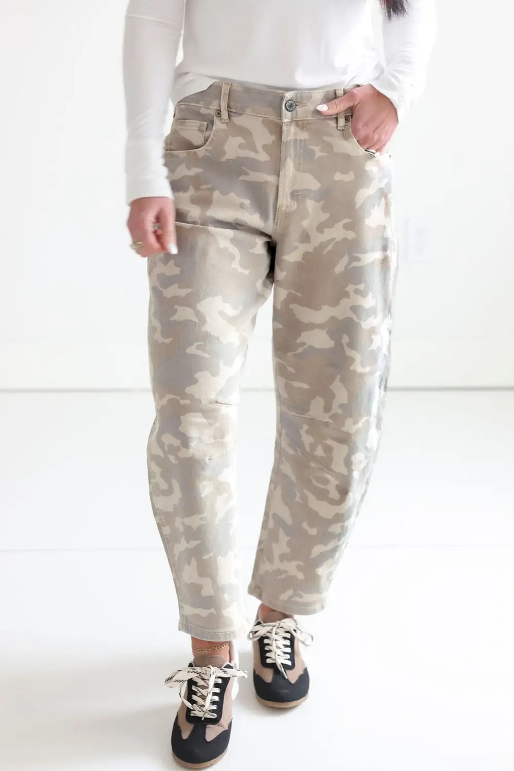 Women's Camouflage Pattern Pocket Rivet Detail Ankle Length Harem Fit Jeans