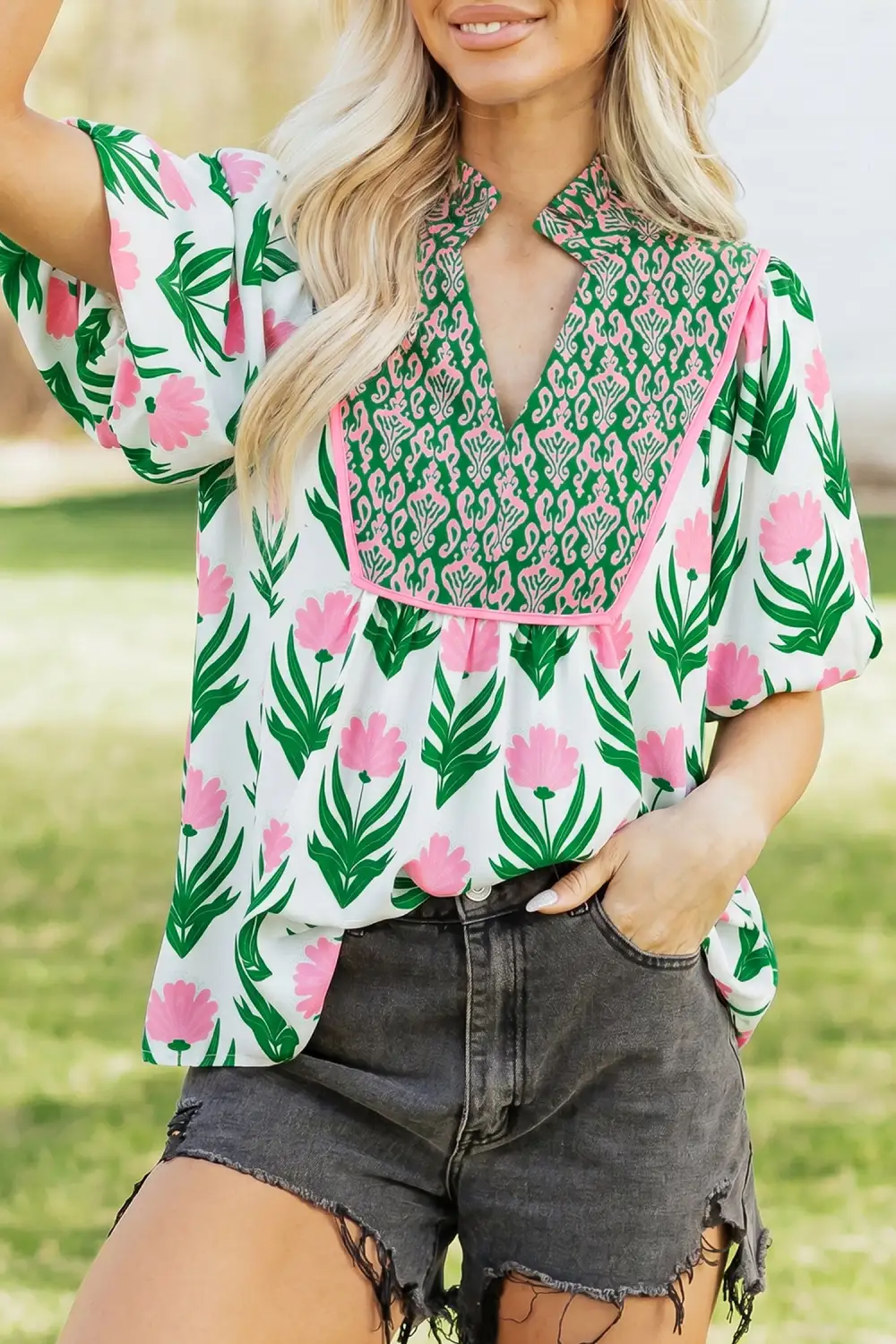 Women's Floral Print V Neck Contrast Trim Top