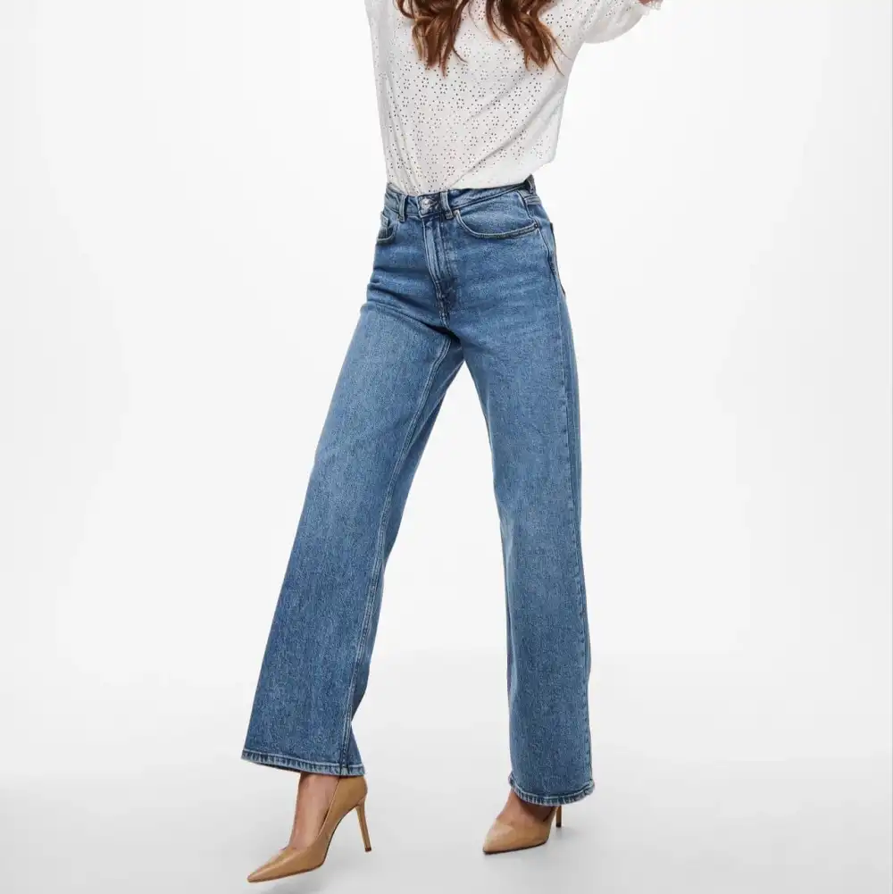 Refined Wide-Leg High-Waist Women's Jeans