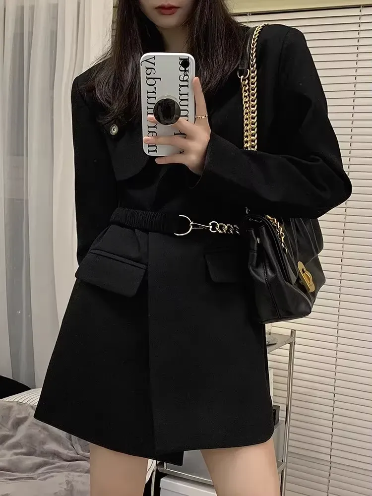 Chain-Belt Pocketed Tailored Blazer