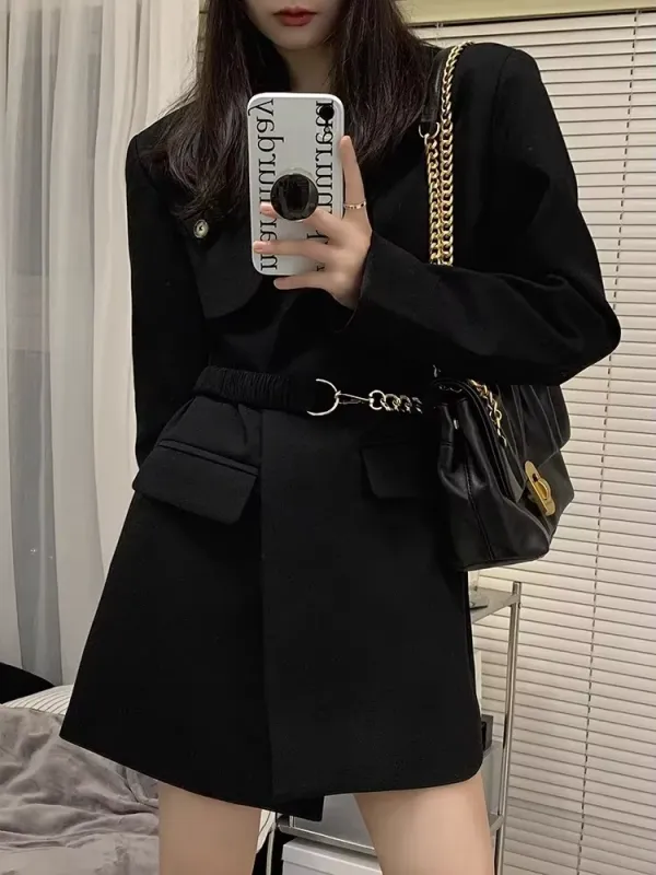 Chain-Belt Pocketed Tailored Blazer