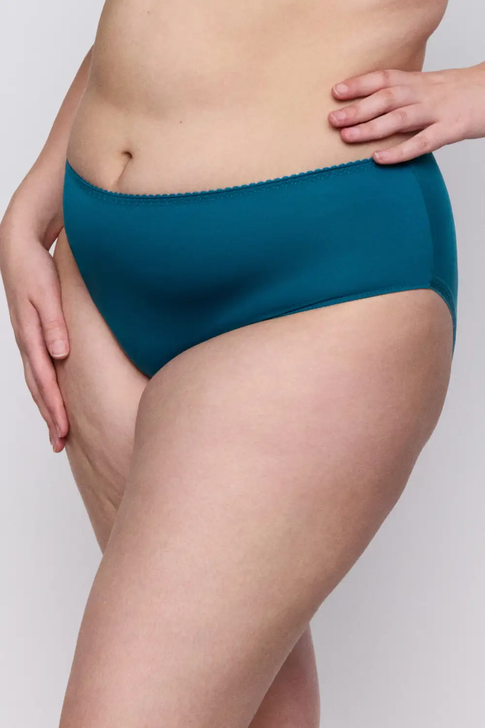 Women's Flat Seams Elastic Waistband Cotton Gusset Cotton Retro Detail Brief Panty