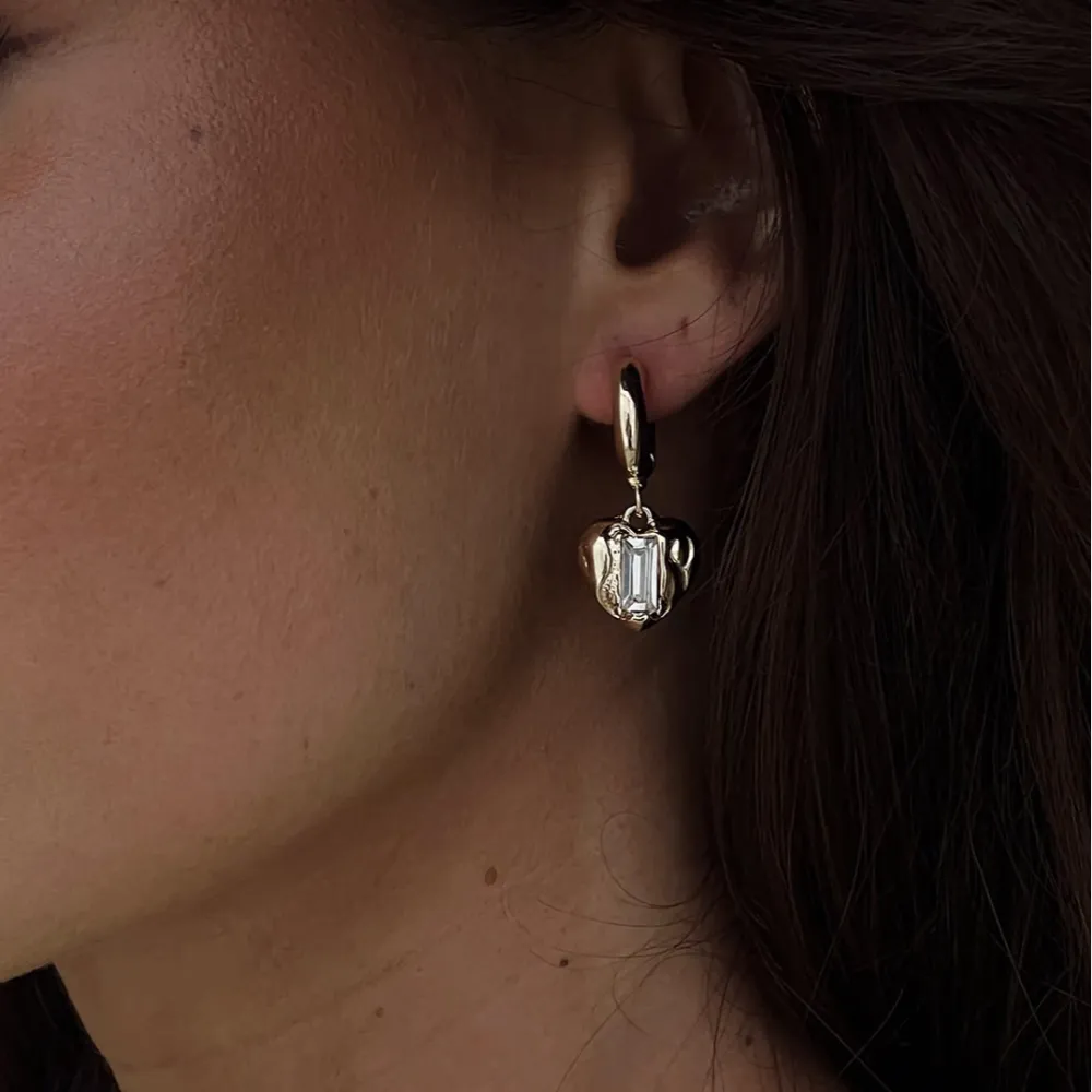 Modern Annistyn Earrings