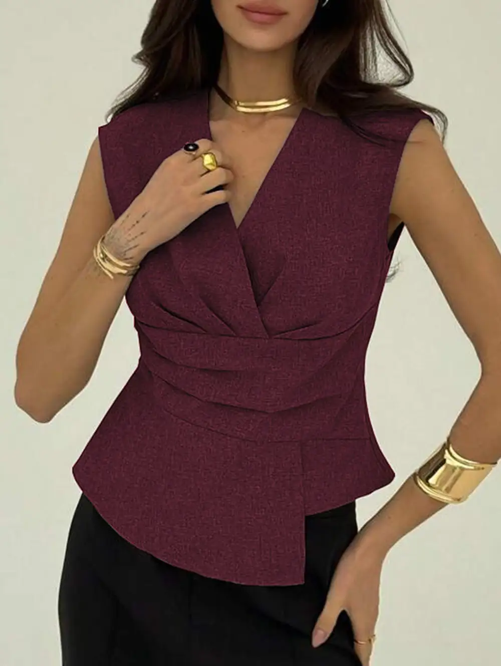 Sleeveless Fitted Waist Pullover Top