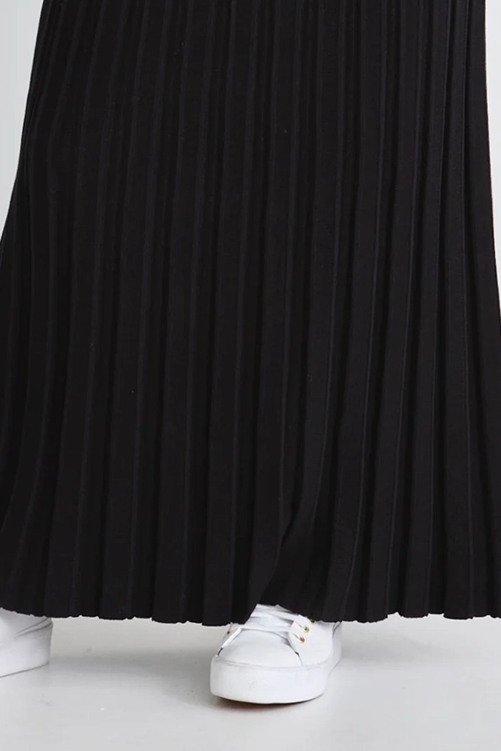 Black Pleated Maxi Skirt