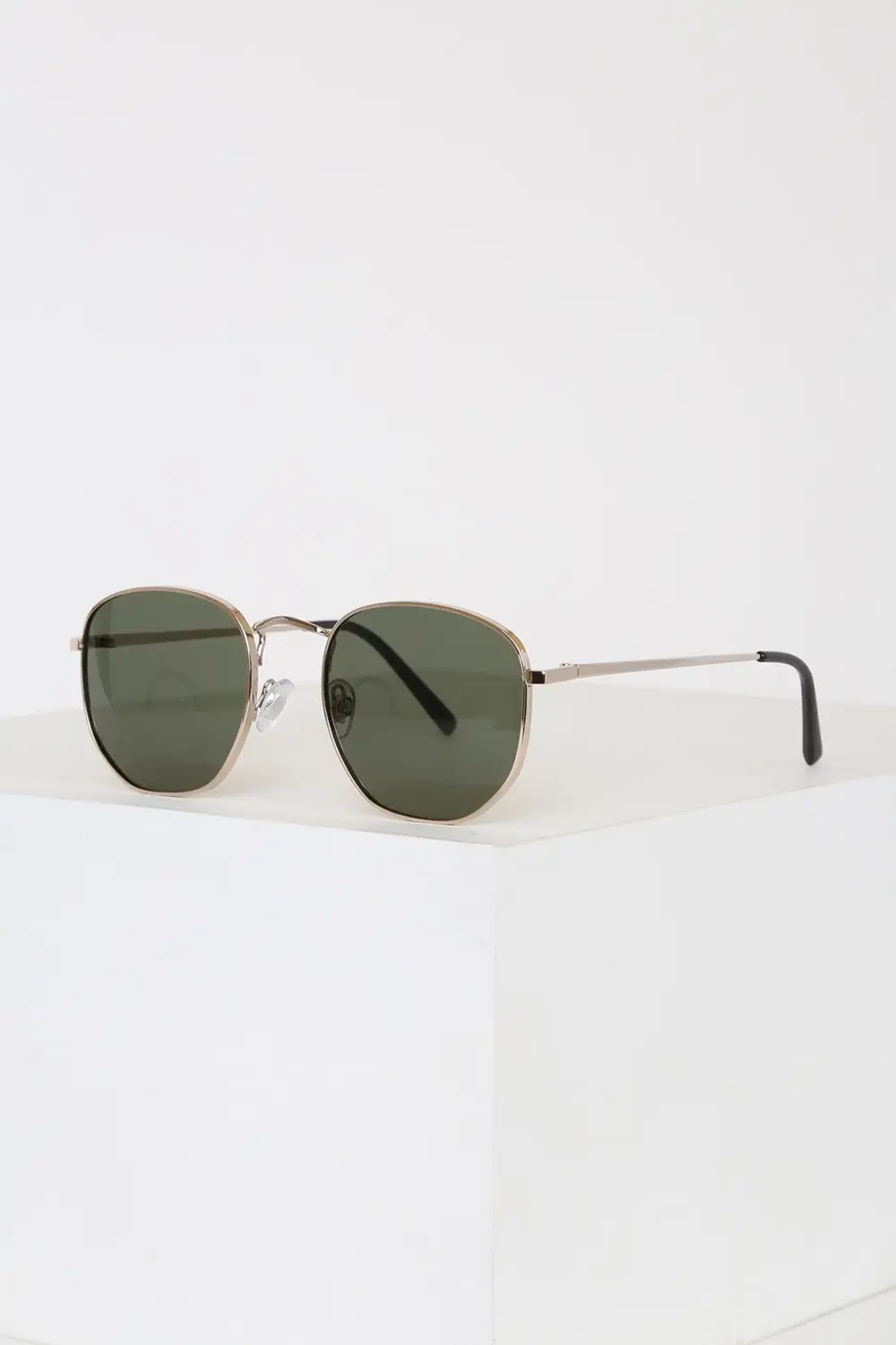 Fashionable And Versatile Golden Hexagonal Sunglasses