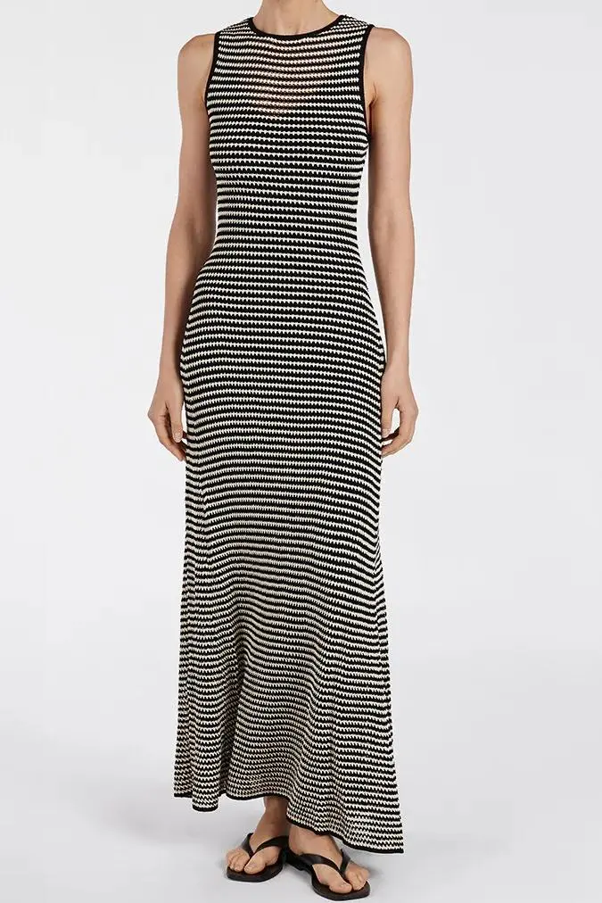 BLACK SLEEVELESS MAXI DRESS