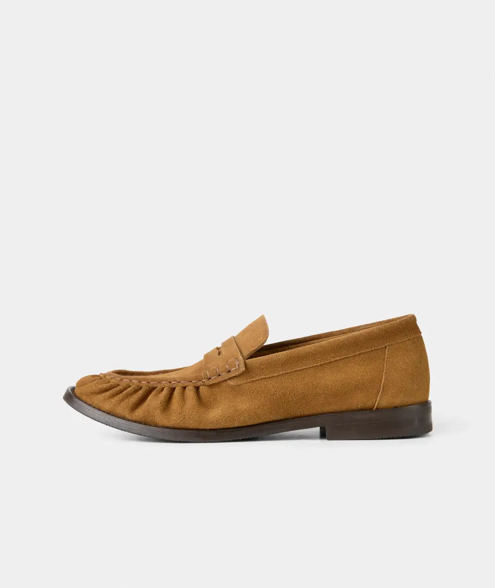 Relaxed Casual Suede Loafers