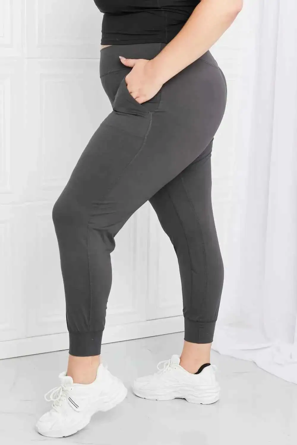 Pocketed High-Waist Leggings