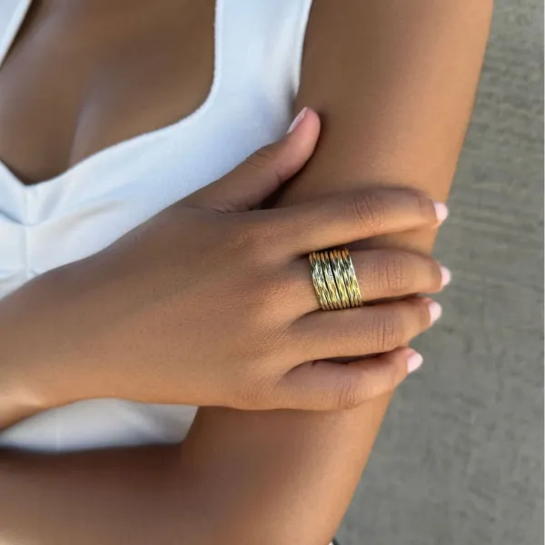 Refined Band Fashion Ring