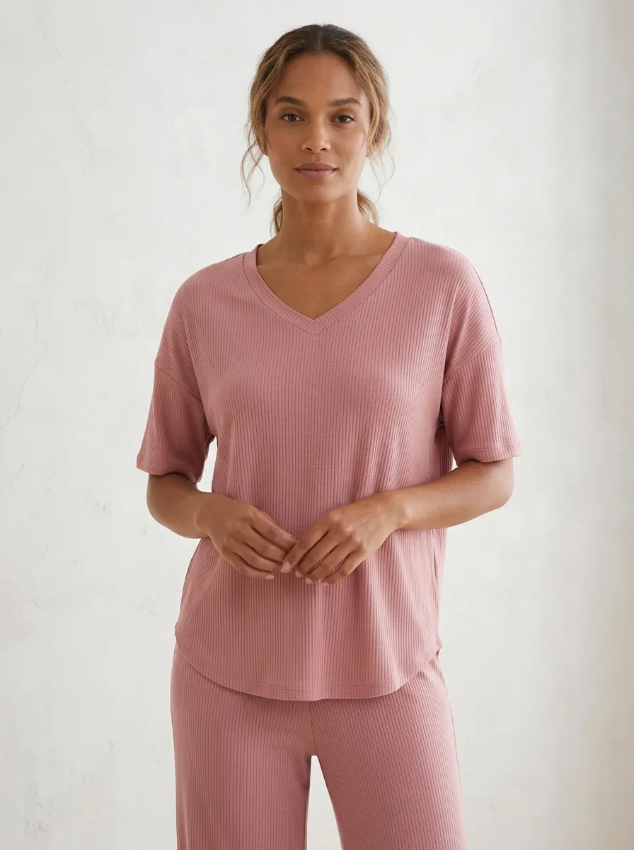 Easy-Wear Tunic-Inspired Women's V-Neck Shirt