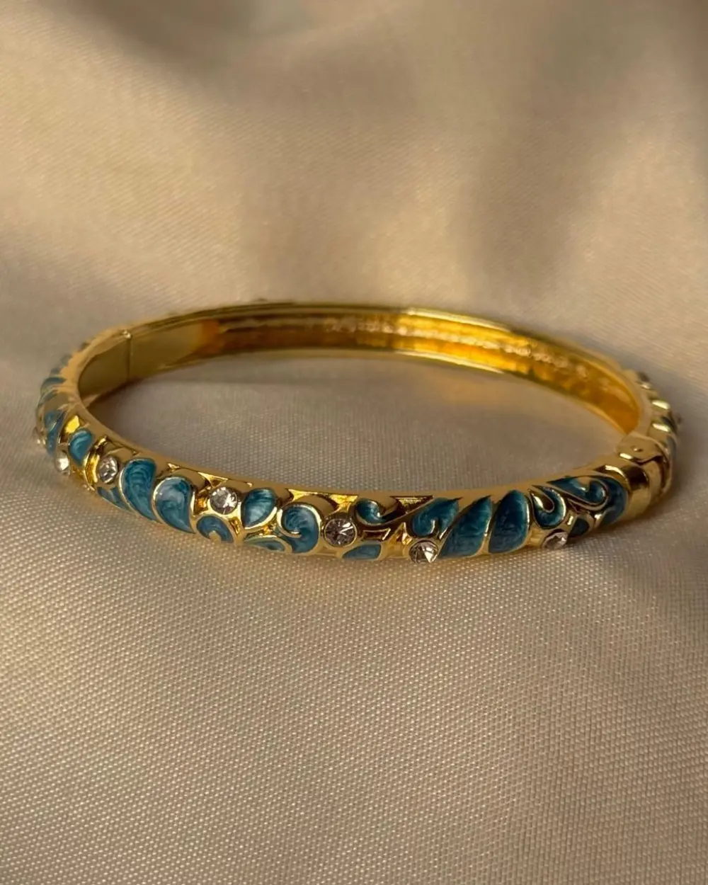 Elegant Enamel Floral Vintage Fashion Bangle