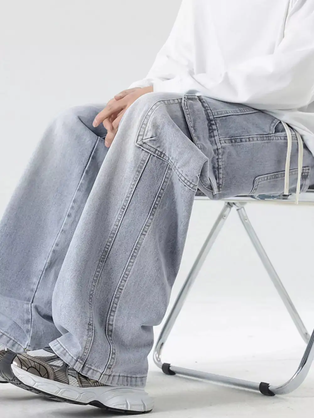 Wide Leg Cargo Jeans