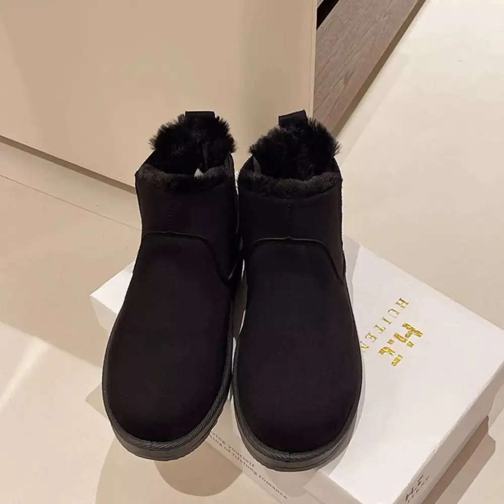 Textured Round Toe Platform Boots