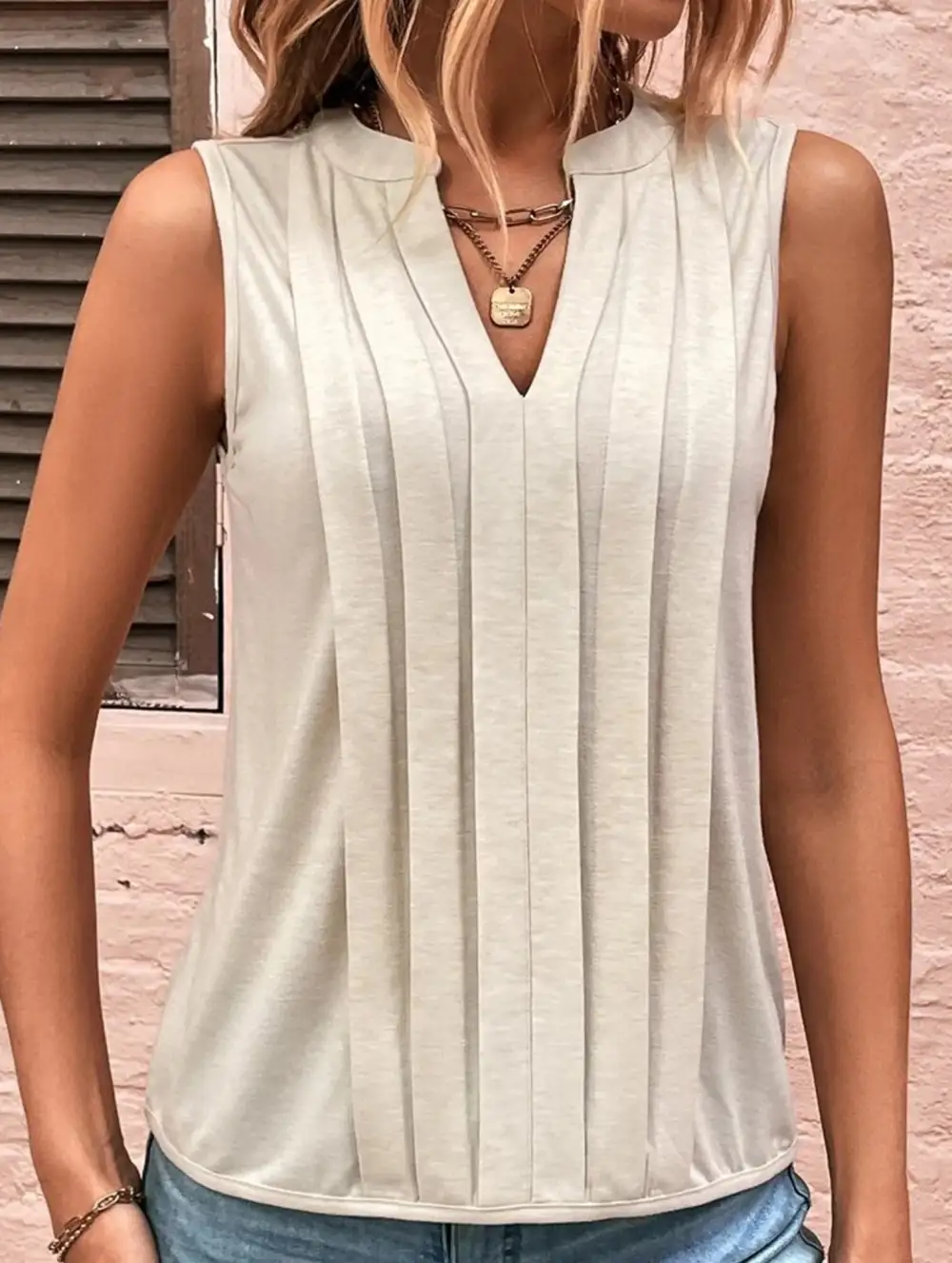 Slim Fit Pleats Sleeveless V Neck Top