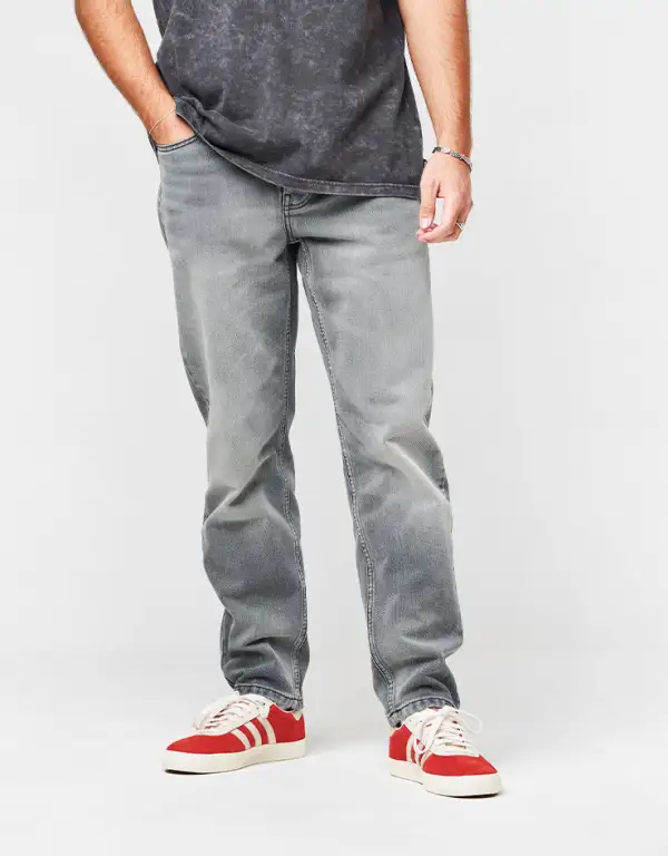 Light Used Wash Relaxed Denim Jeans