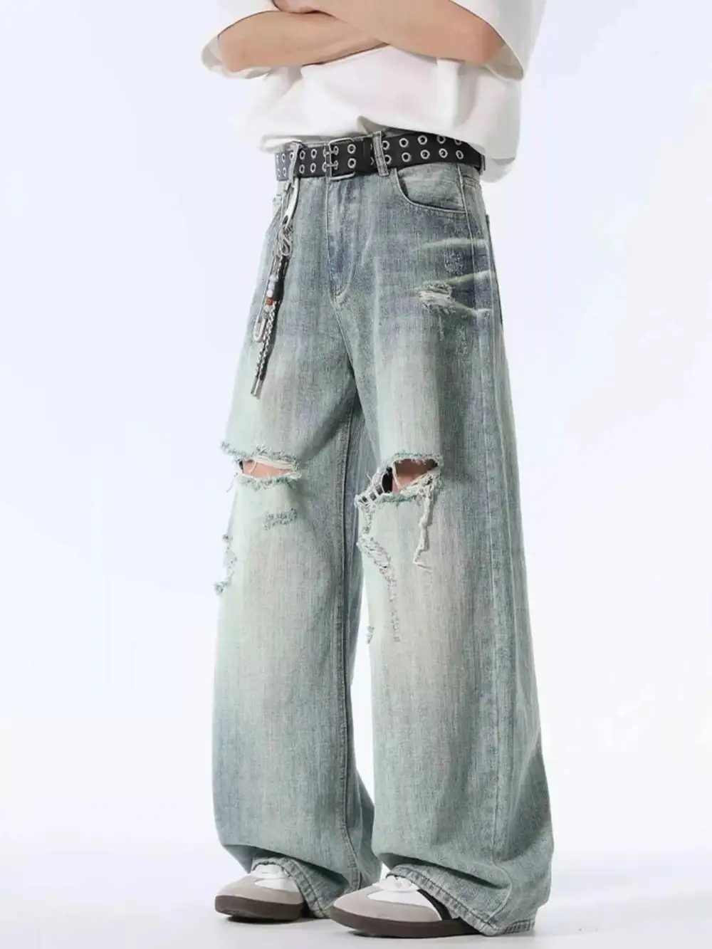Relaxed Distressed Wide Leg Jeans
