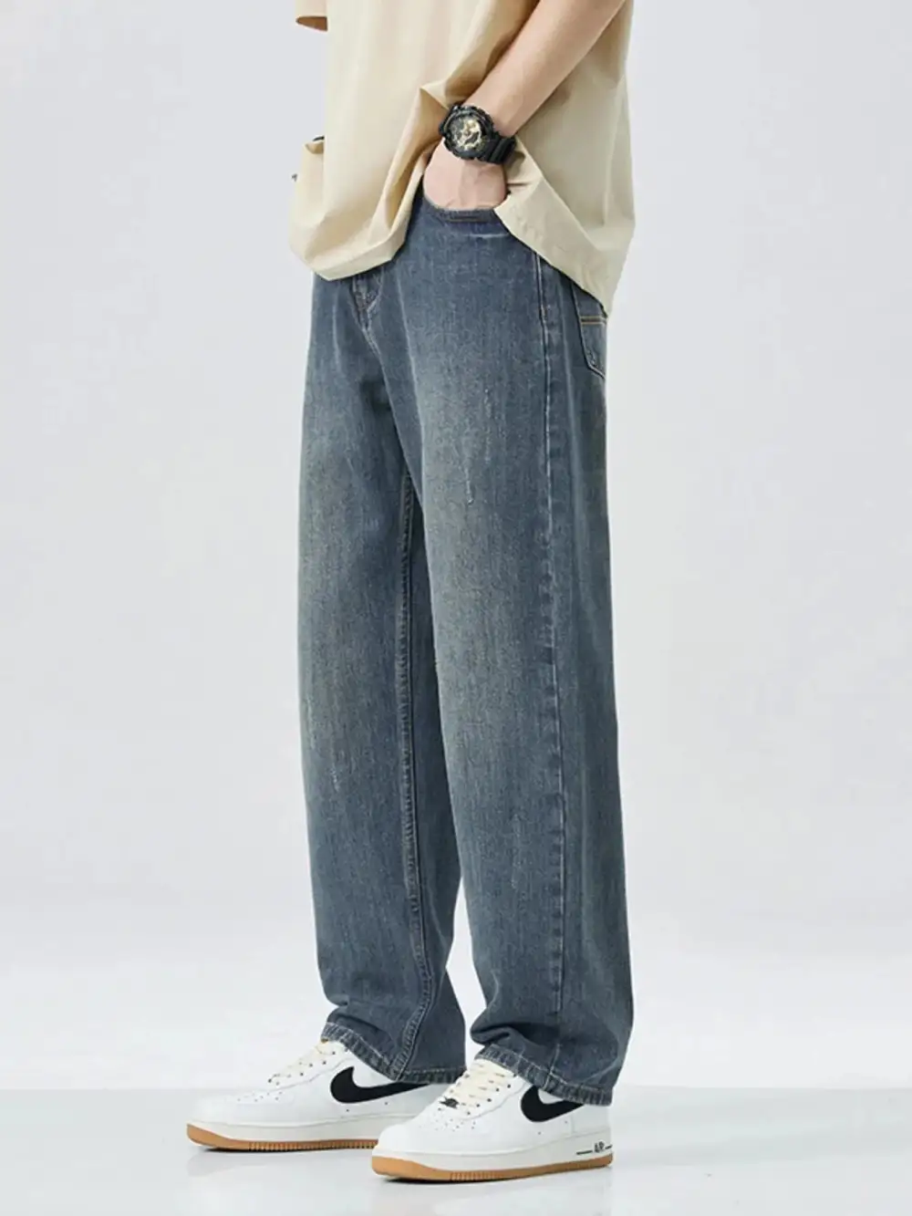 Relaxed Wide Leg Relaxed Fit Jeans
