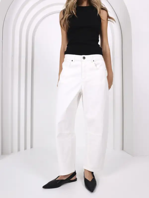 Women's Polished Barrel-Leg Denim Jeans