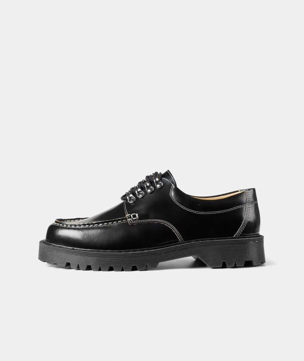 Raw-Edge Polished Moc Toe Shoes