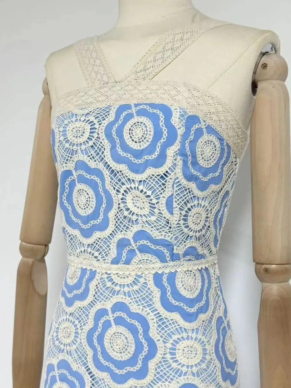 Lace Tiered Sleeveless Midi Dress