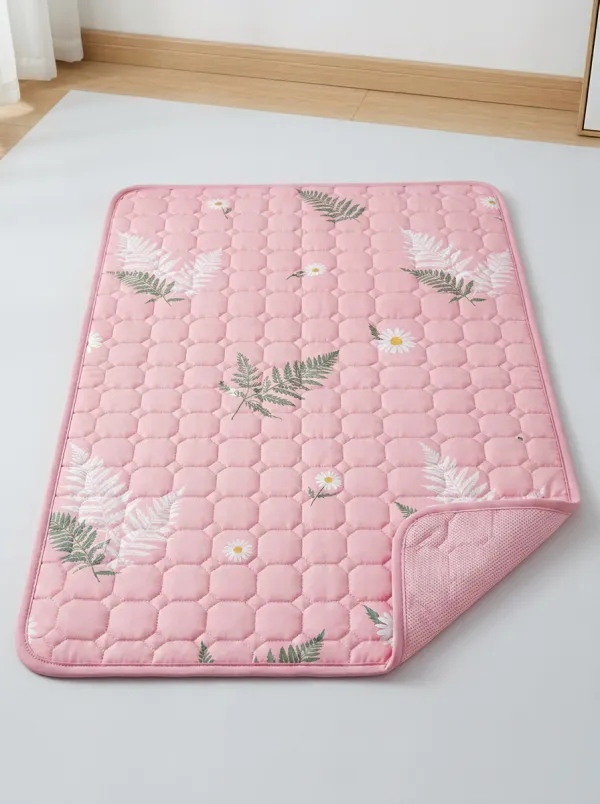 Nature Lover Daisy Fern Botanical Pattern Cooling Mat