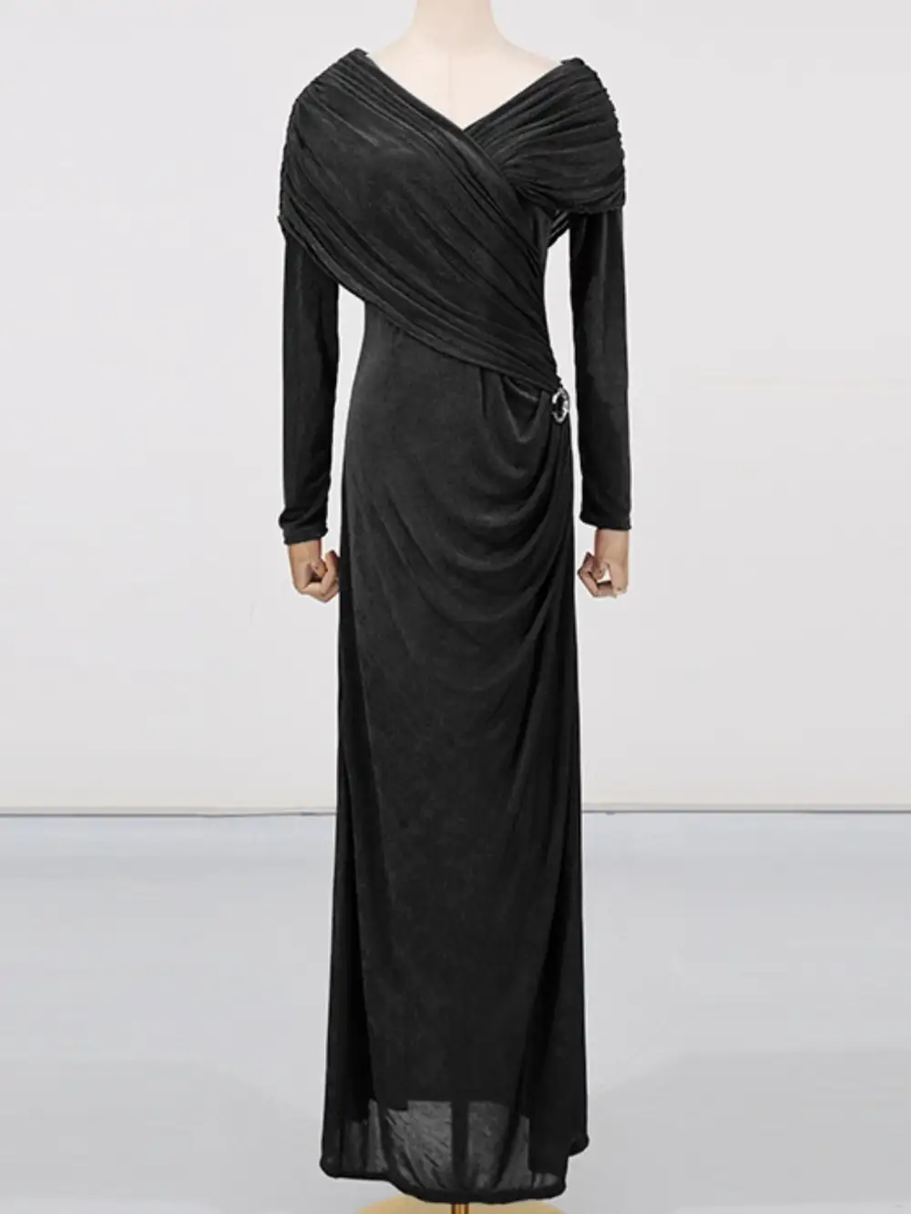 Comfort Fit Ruched Long Sleeve Maxi Dress