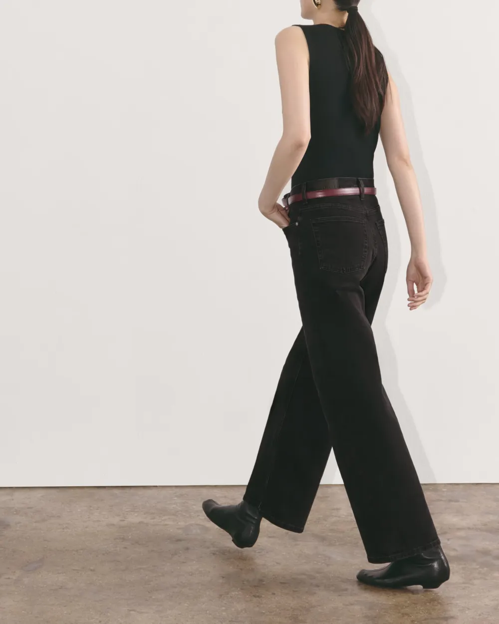 STRAIGHT LEG JEANS