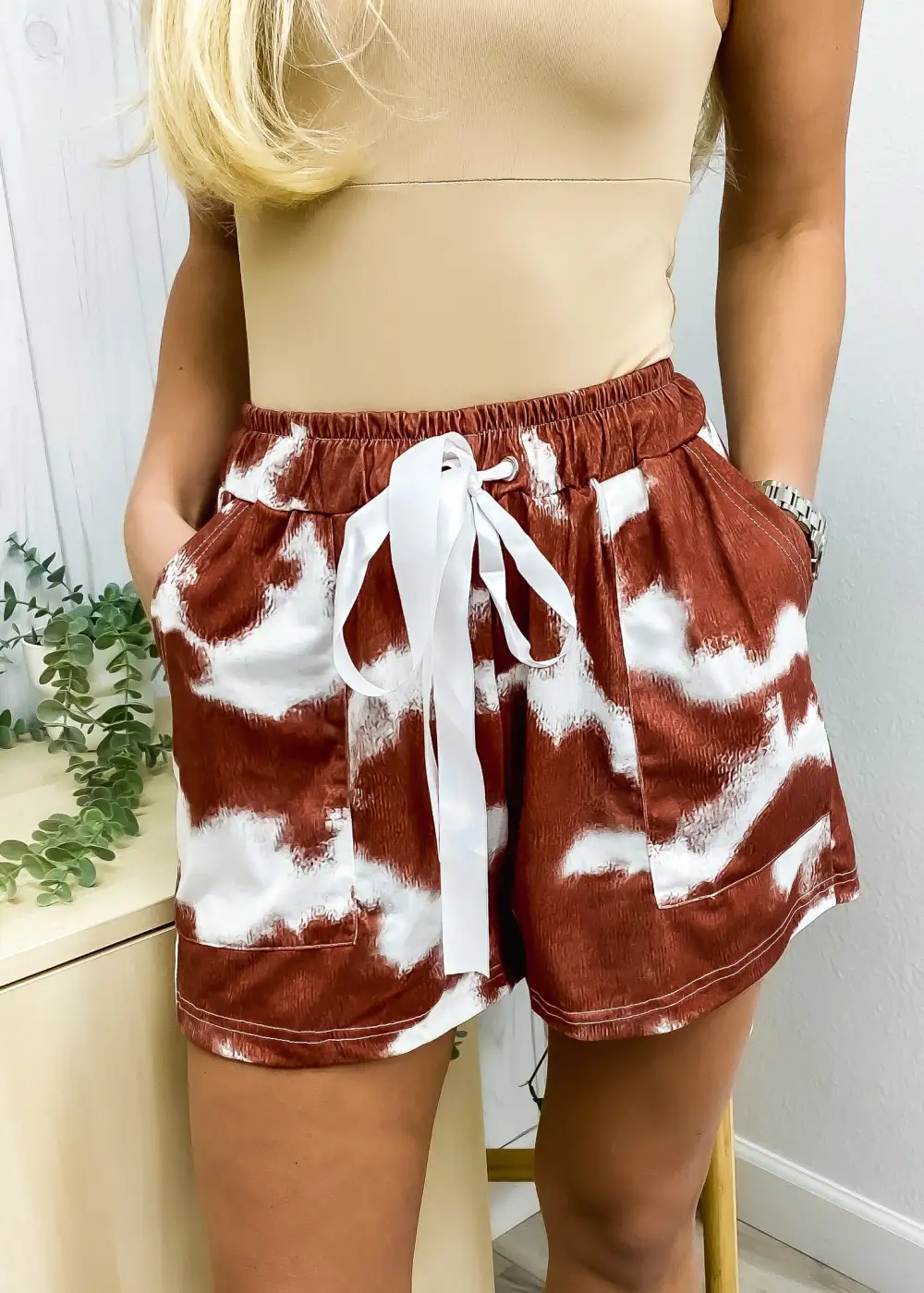 Refined Side-Pocket Casual Shorts