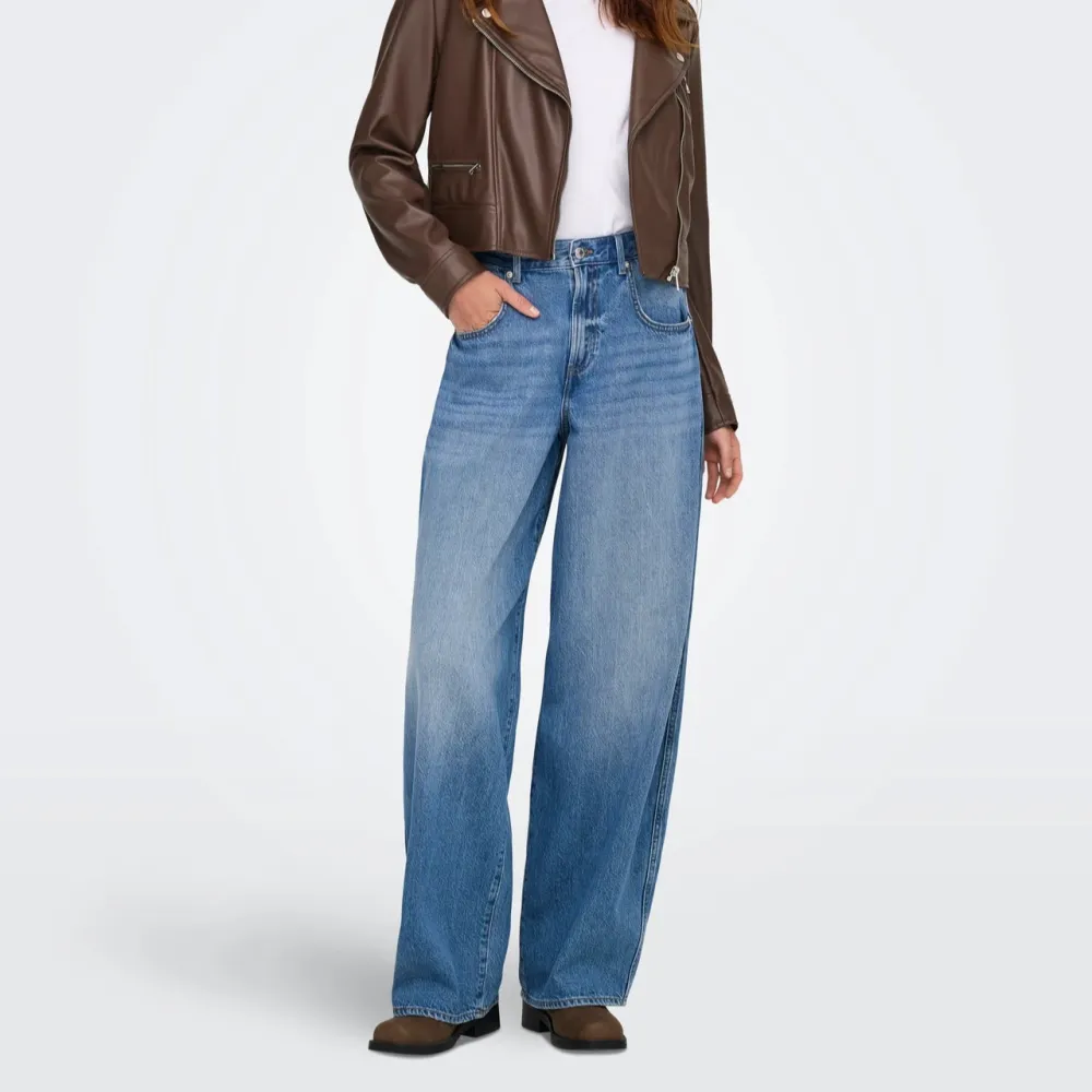 Relaxed Clean Cut Everyday Classic Jeans