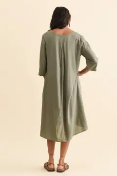Knee-Length Linen Pocket Round-Neck Three-Quarter-Sleeve Draped Relaxed Dress