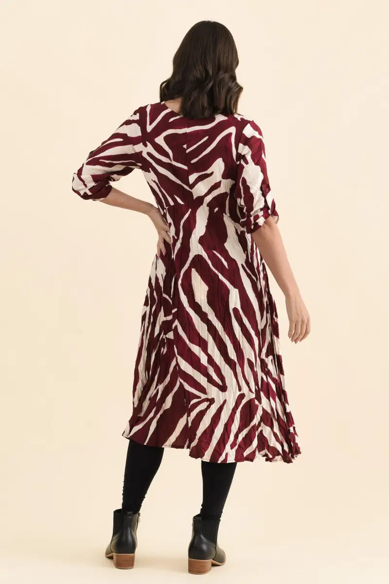 Below-Knee Abstract Rayon Pocket Round-Neck Three-Quarter-Sleeve A-Line Dress