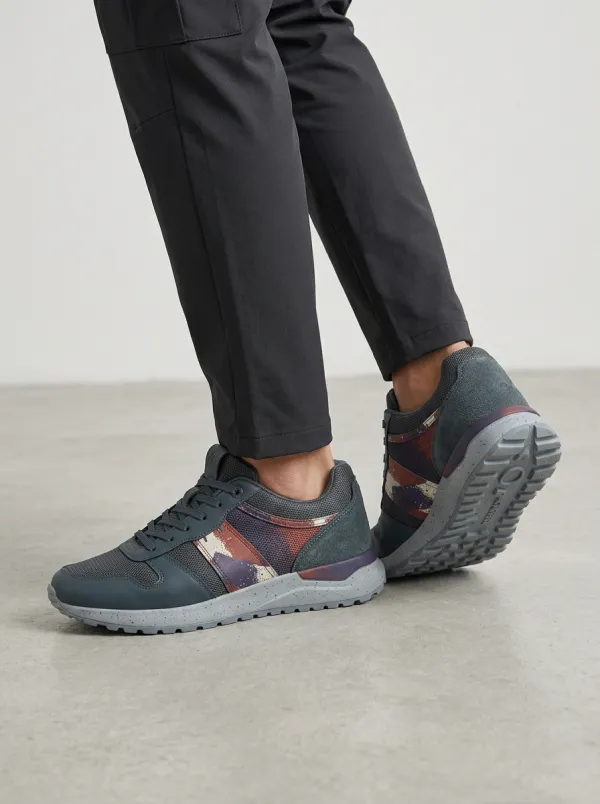 Men's Casual Streetwear Abstract Camo Printed Sneakers